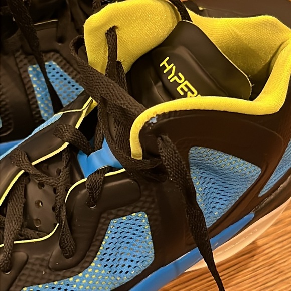 💕x2HP💕Nike Air zoom hyperfuse basketball shoe black blue and neon green - Picture 13 of 16